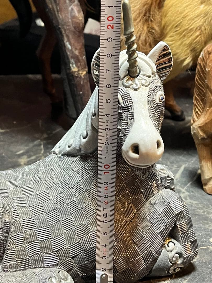 ウルグアイ製のリンコナダのユニコーンの陶器製置物、ユニコーン置き物 ウルグアイ製