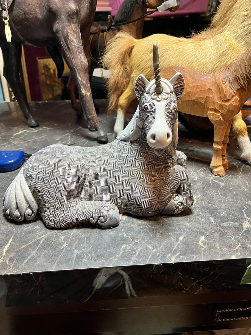 ウルグアイ製のリンコナダのユニコーンの陶器製置物、ユニコーン置き物 ウルグアイ製