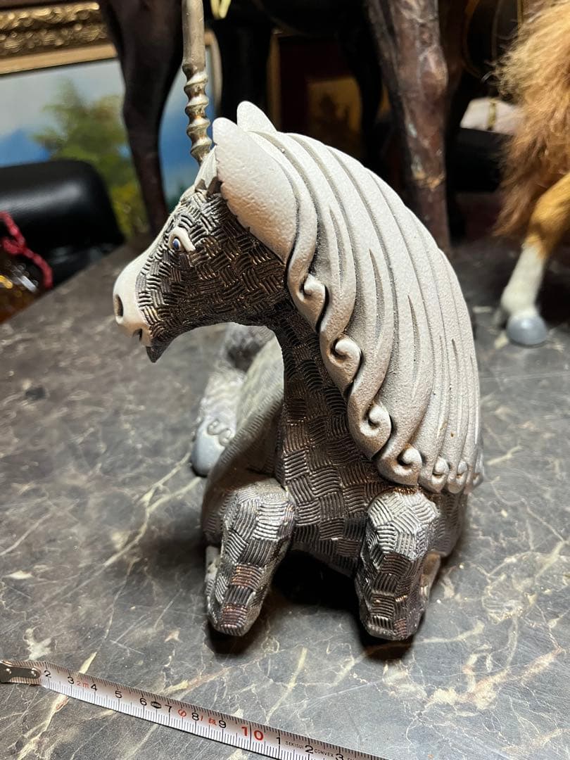 ウルグアイ製のリンコナダのユニコーンの陶器製置物、ユニコーン置き物 ウルグアイ製