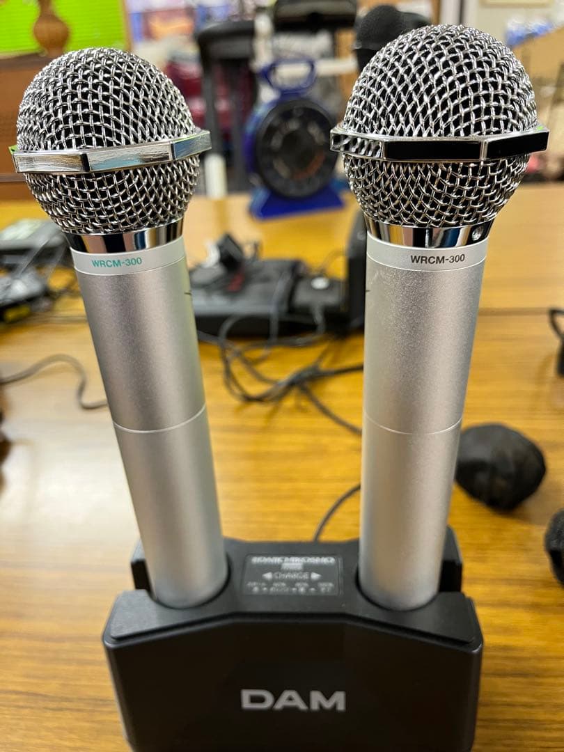 第一興商のワイヤレスマイクのセットです。 WRM300のセット。