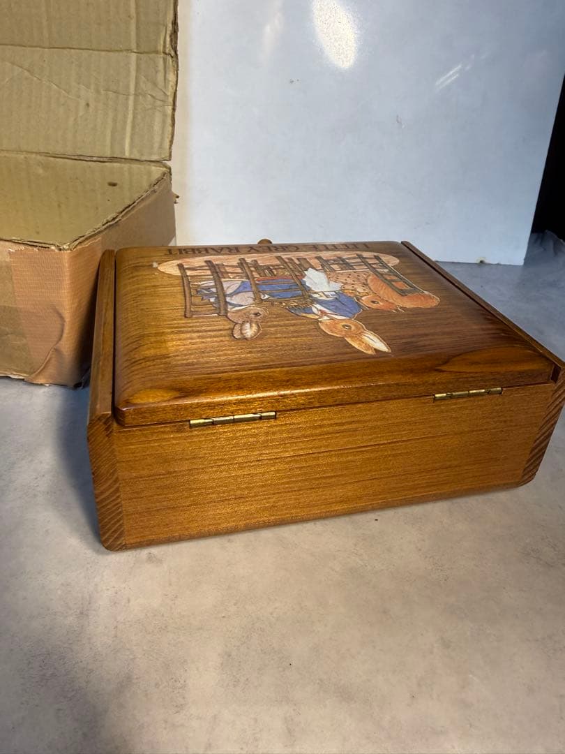 リトルグレイラビット 木製オルゴール Sankyo 日本製 箱付　昭和レトロ