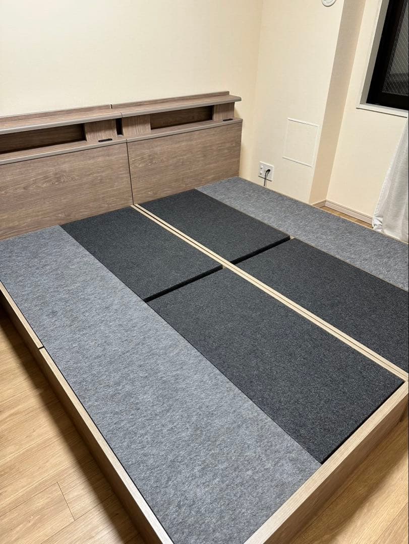 シーリーベッドフレーム