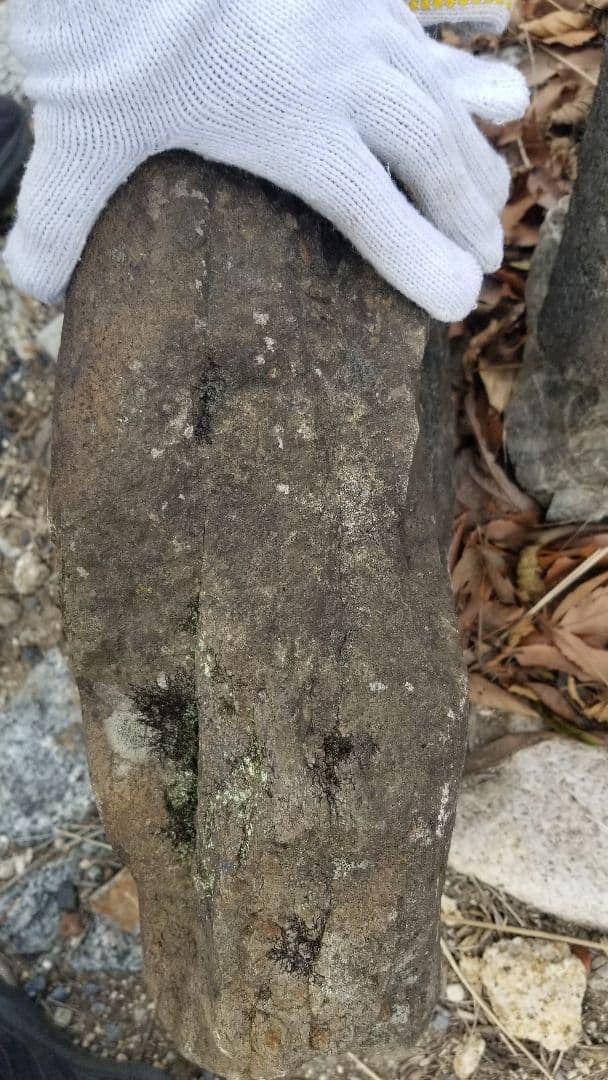 立て置き　庭石　立石　ロックガーデン　自然石