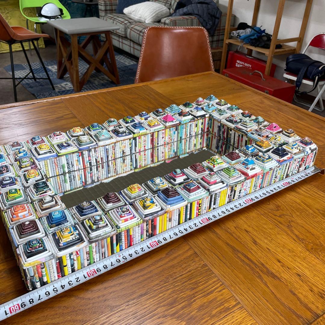 カラフルな紙製壁掛け鏡