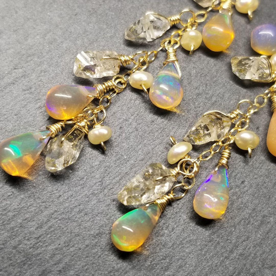 14kgfヌーディーカラーオパール&オイルインクォーツ&パールふさふさピアス