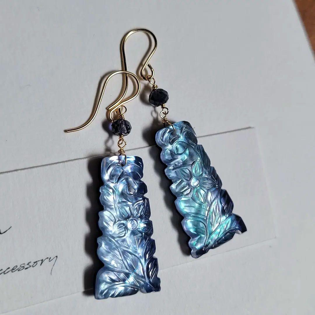 ラピス×マザオパ×クリスタル レクタングルカービングピアス