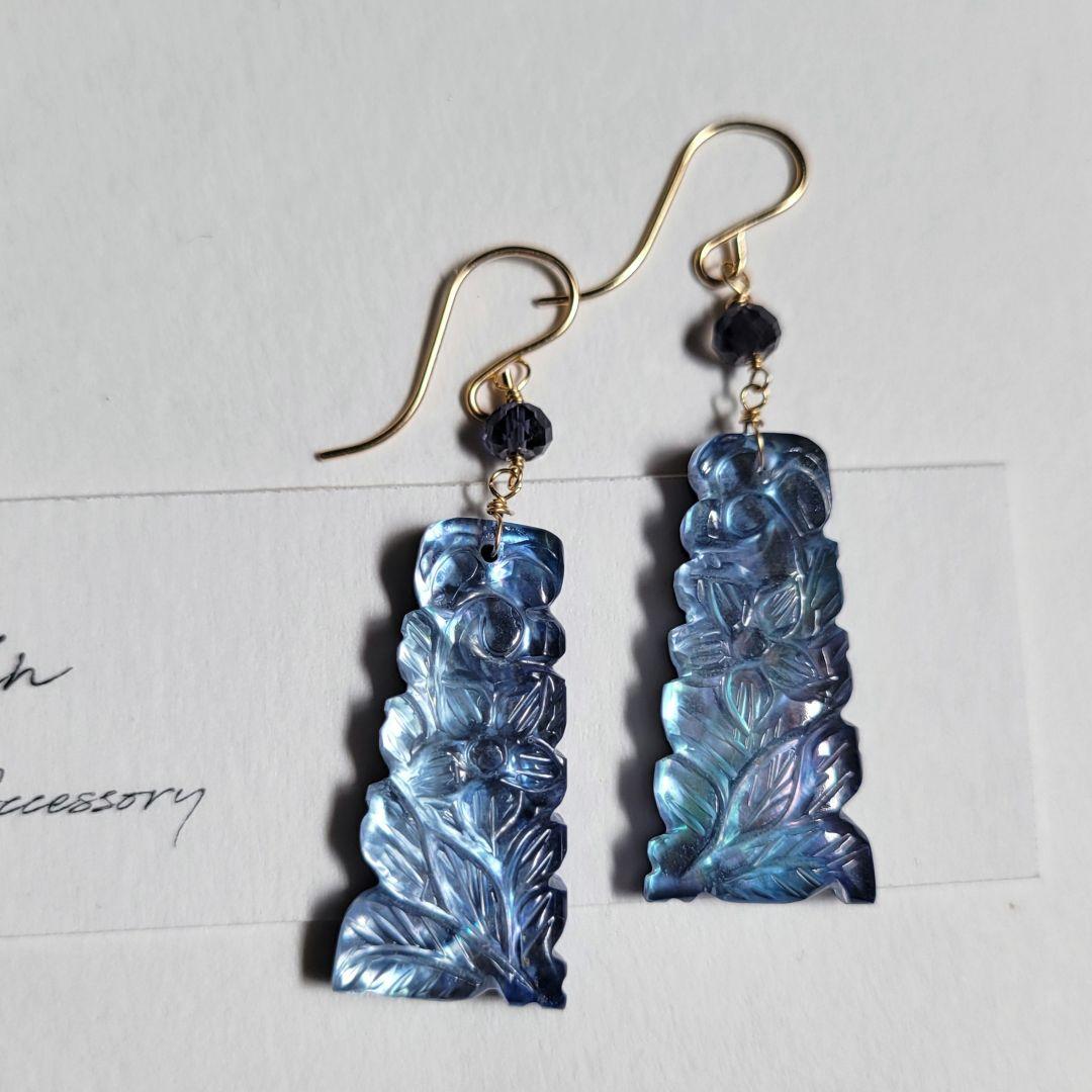 ラピス×マザオパ×クリスタル レクタングルカービングピアス