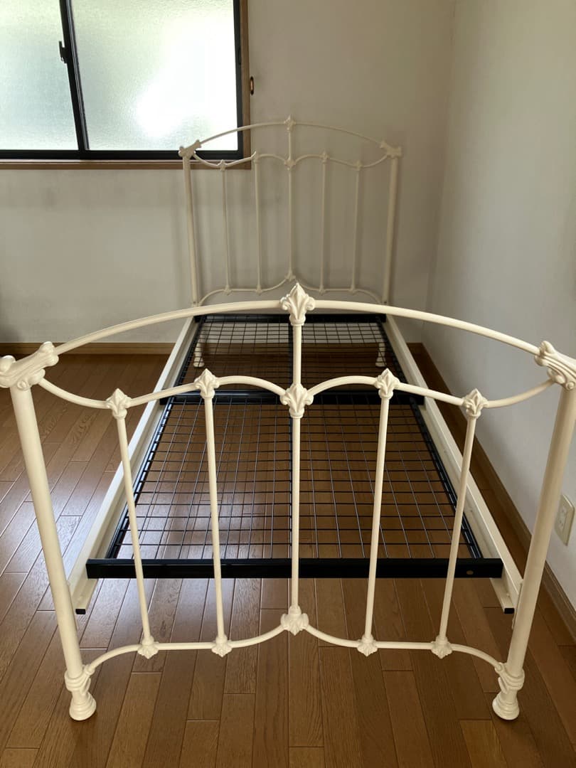 ローラアシュレイ フィービー シングルベッドフレーム - メルカリ