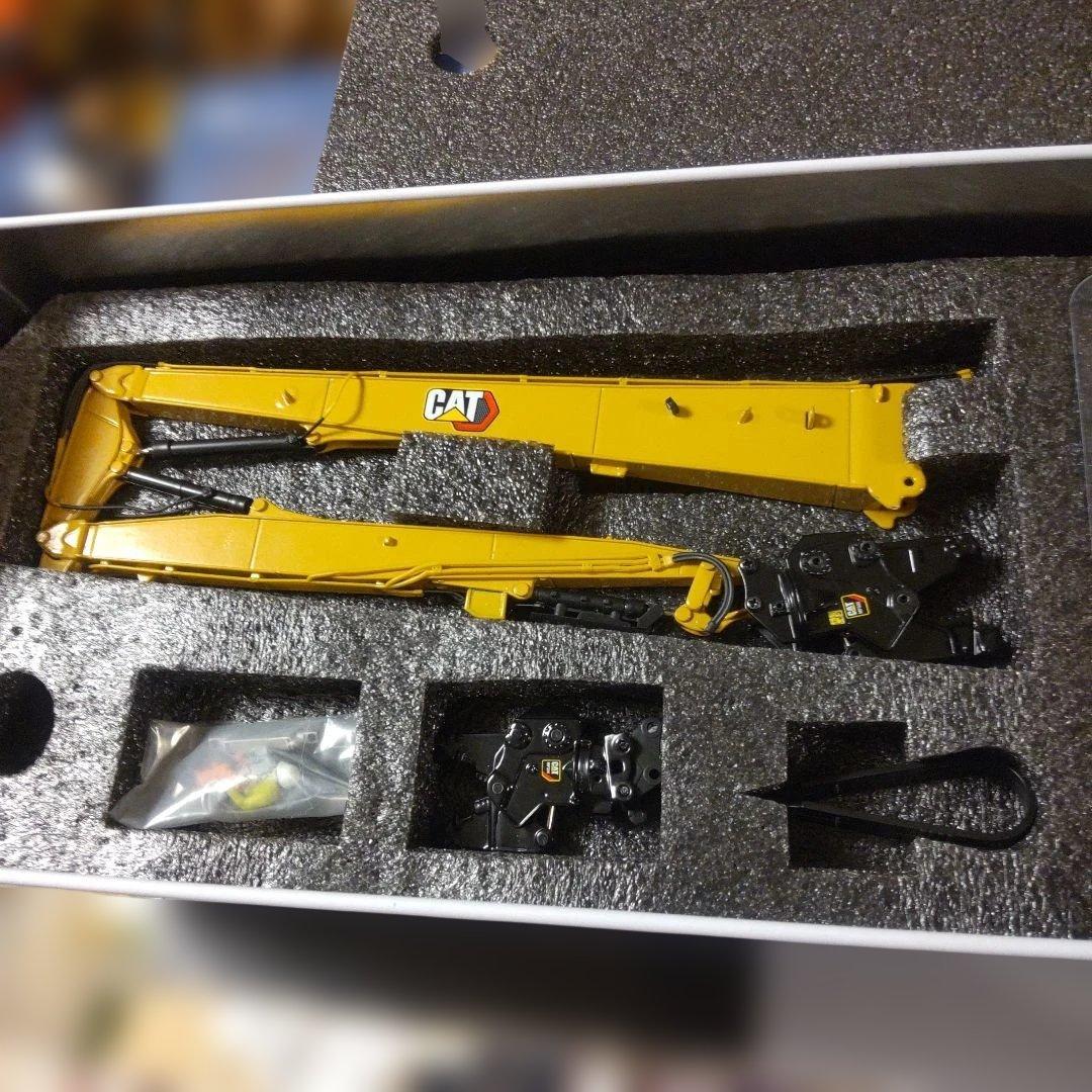キャタピラー建機 CAT 352 高所作業解体機 1/50 - メルカリ