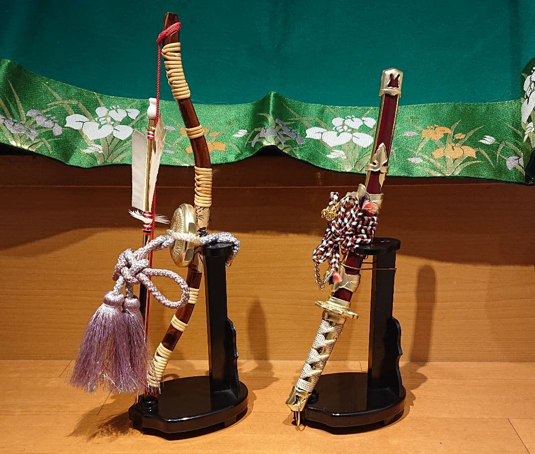 山本寛斎デザインブランド 兜飾り 中古品