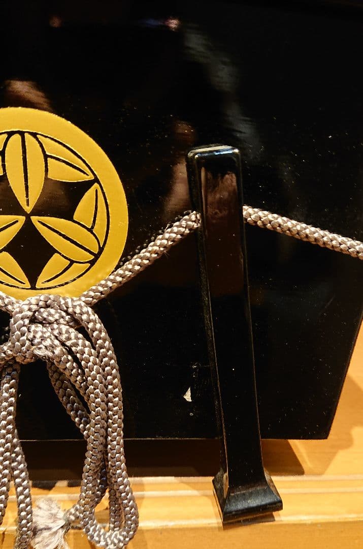 山本寛斎デザインブランド 兜飾り 中古品