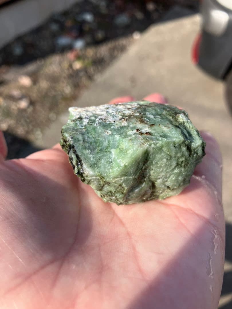 日高翡翠　原石
