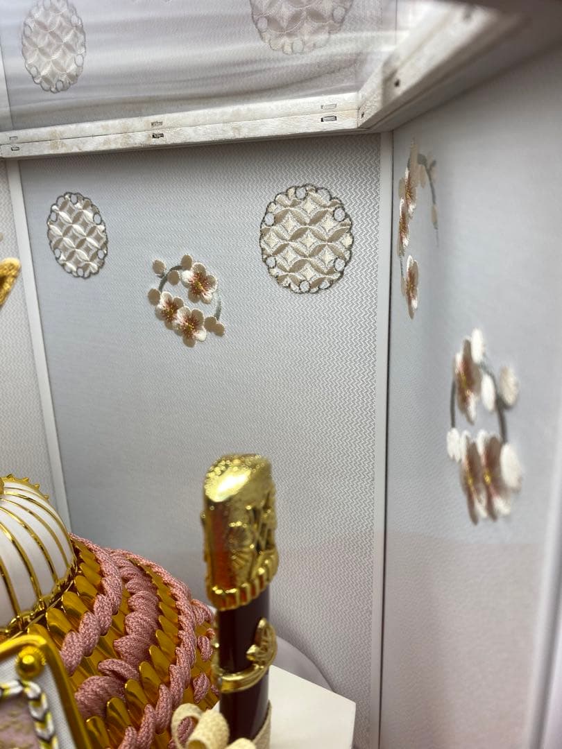 東京久月　五月人形　兜飾り　白塗り　六角形クリルケース入