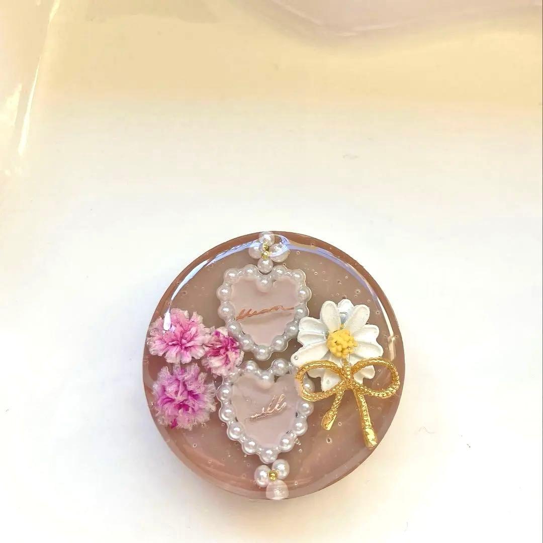 再販不可。桜♡ねこ♡レジンヘアゴムブローチ - メルカリ ハイジ様お
