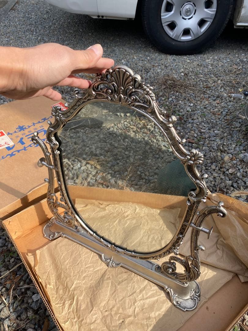 ロココ調　アンティーク調スタンドミラー　立て掛け鏡　シルバーカラー　レイミラー