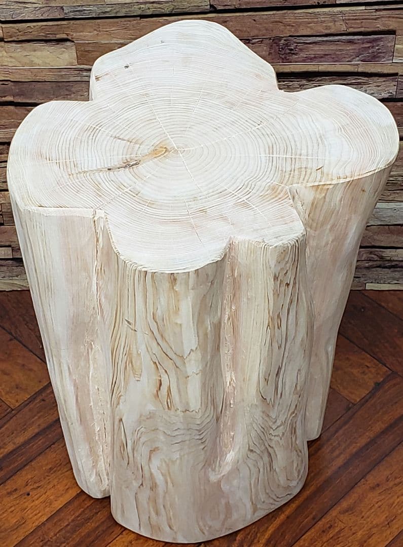 檜根元フリル丸太椅子