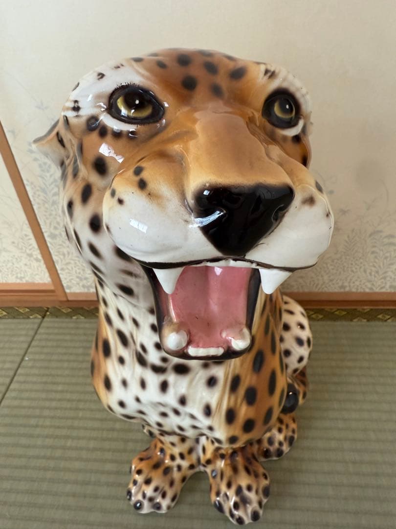 陶器製 ヒョウの置物