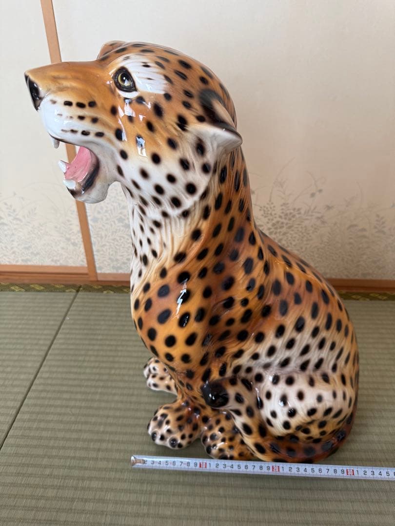 陶器製 ヒョウの置物