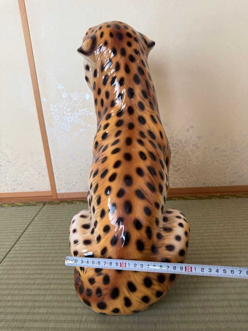 陶器製 ヒョウの置物