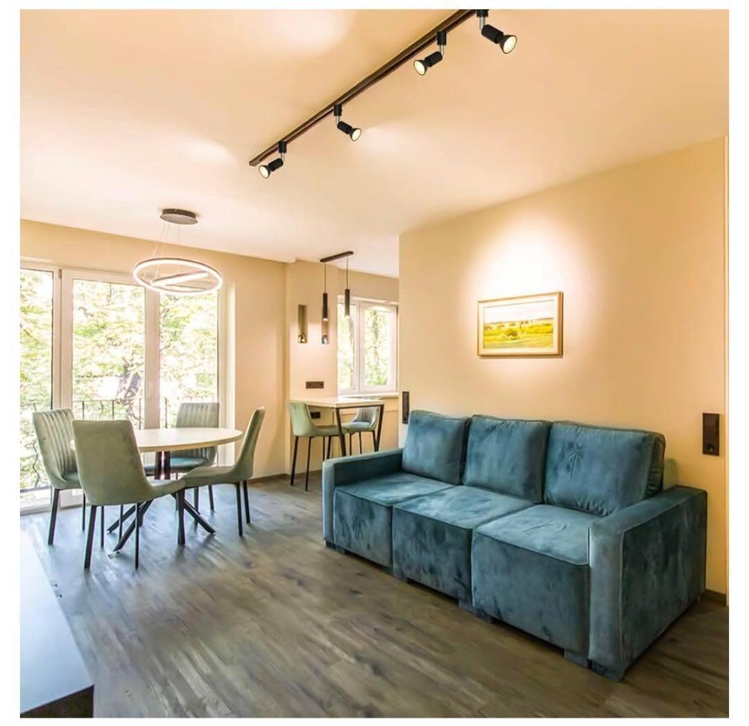 【M3153-81-55】スポットライト 6灯　電球付き　ブラック