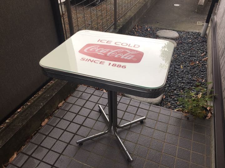 コカコーラテーブル