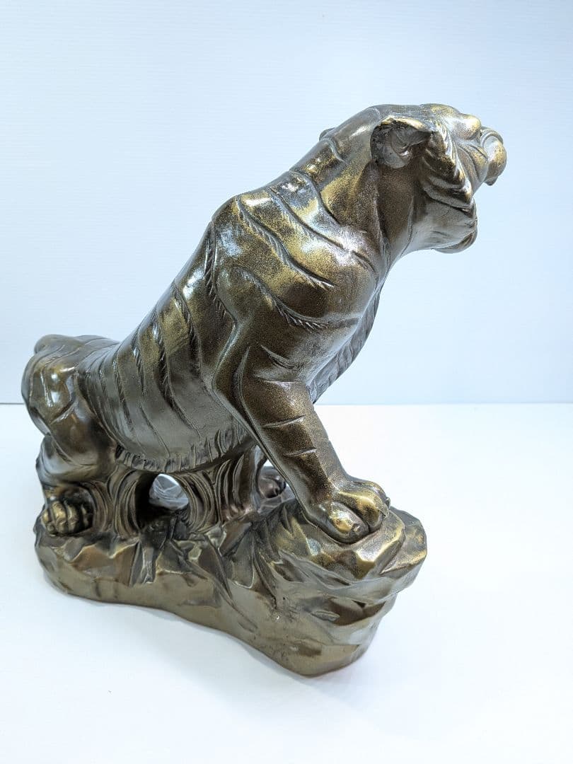 P972 ブロンズ風虎の置物