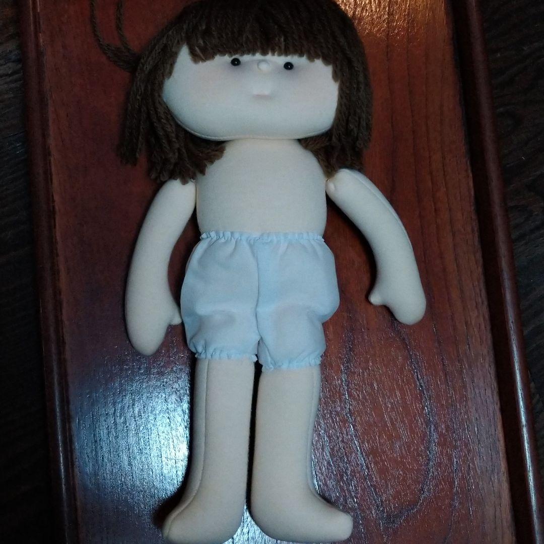 着せ替え文化人形ケンと、３組の洋服キット