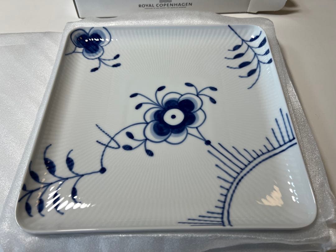 ロイヤルコペンハーゲン　メガスクエアディッシュ 20cm