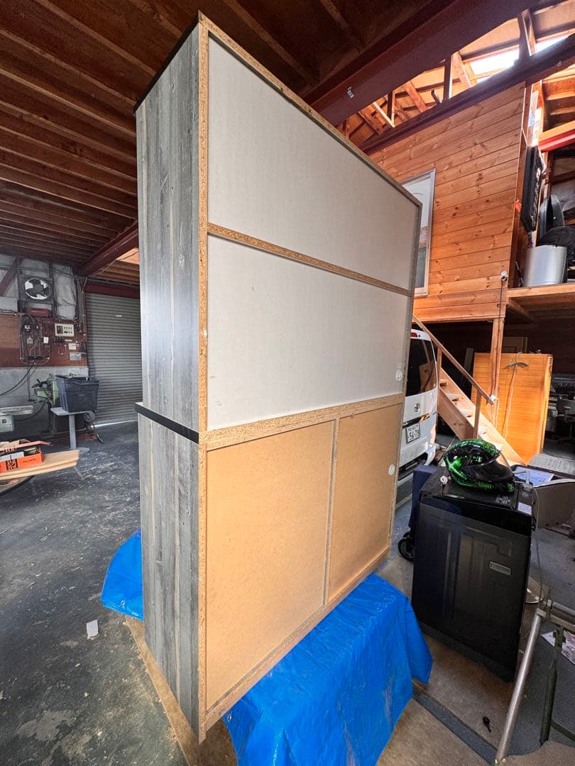 3枚扉キッチンボード　食器棚　土井インテリア工業