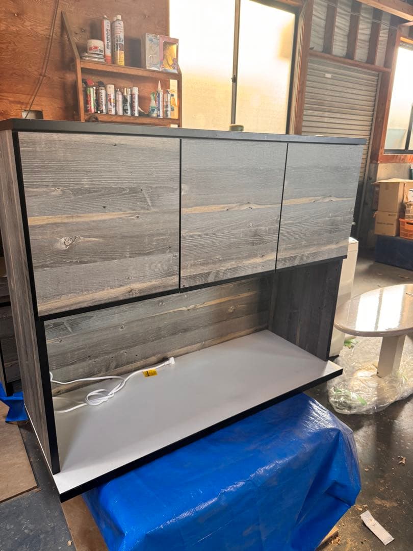 3枚扉キッチンボード　食器棚　土井インテリア工業