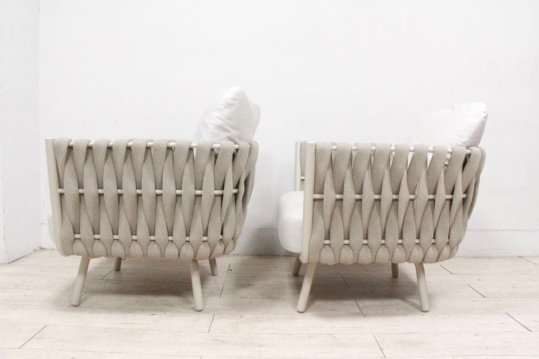 【展示品極美品】トリビュ ラウンジチェア２脚 サイドテーブル セット