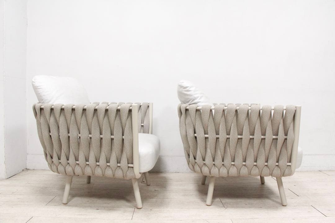 【展示品極美品】トリビュ ラウンジチェア２脚 サイドテーブル セット