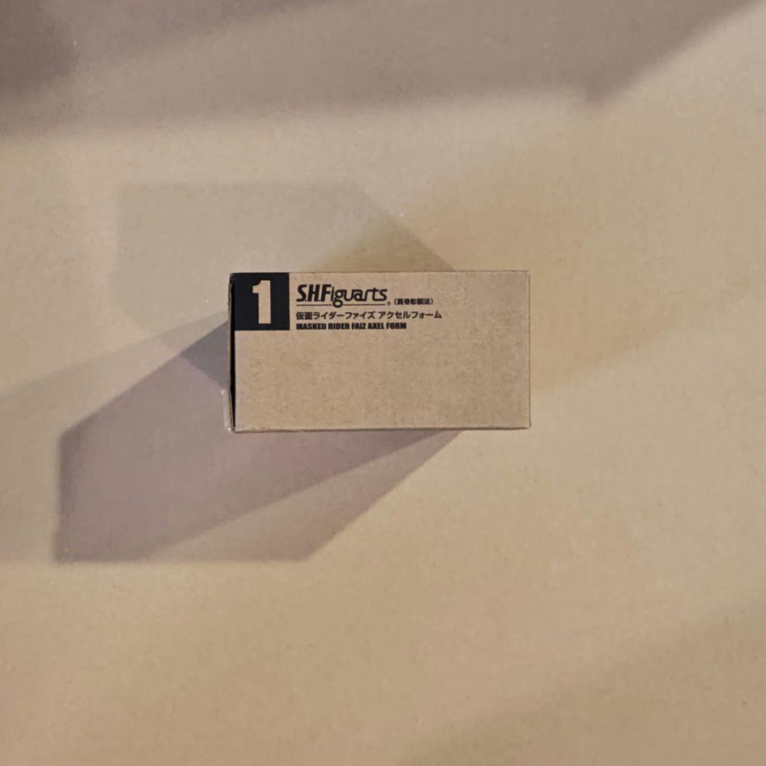 S.H.Figuarts 真骨彫製法 仮面ライダーファイズ アクセルフォーム ②