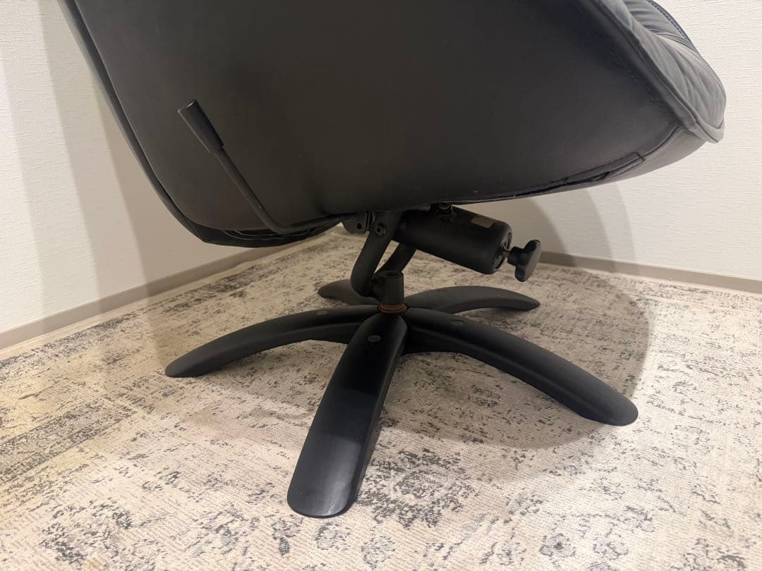 北欧家具 Hjellegjerde リクライニングチェア+オットマン MODI