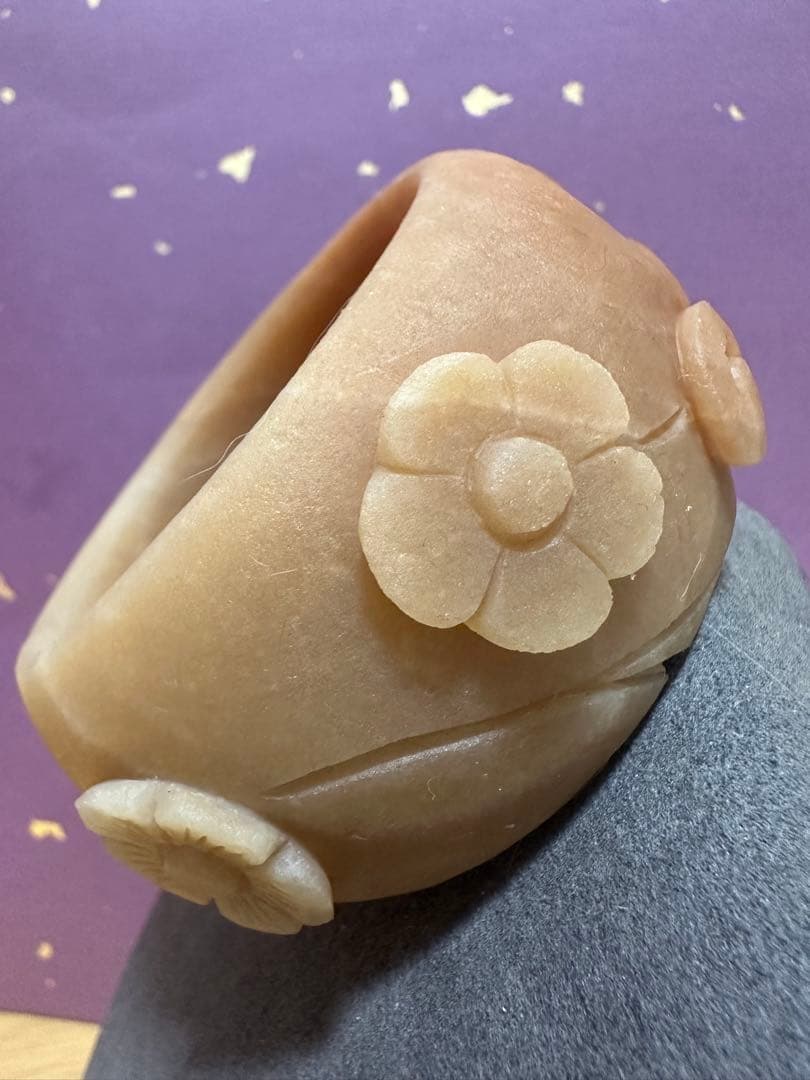 黄糖にゃんこ原石バングル　シャー太翠原石バングル