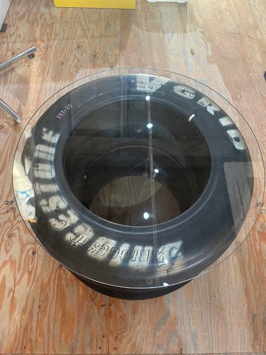 スリックタイヤ テーブル ガレージ系 おしゃれ ガラステーブル