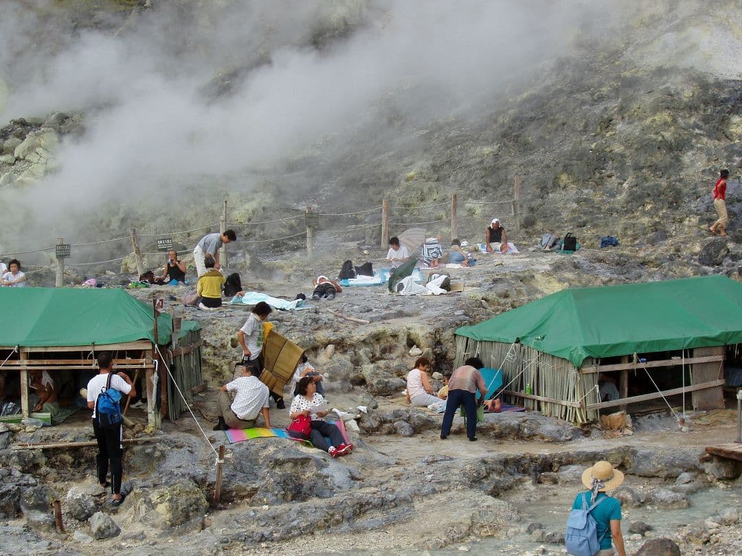 ☆秋田発『北投石』66グラム 100%本物!! 秋田玉川温泉産✨ - メルカリ