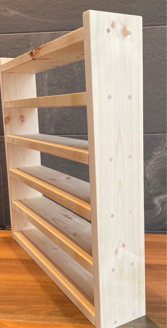 トミカ収納棚大容量6段 パイン材 トミカ ミニカー - メルカリ