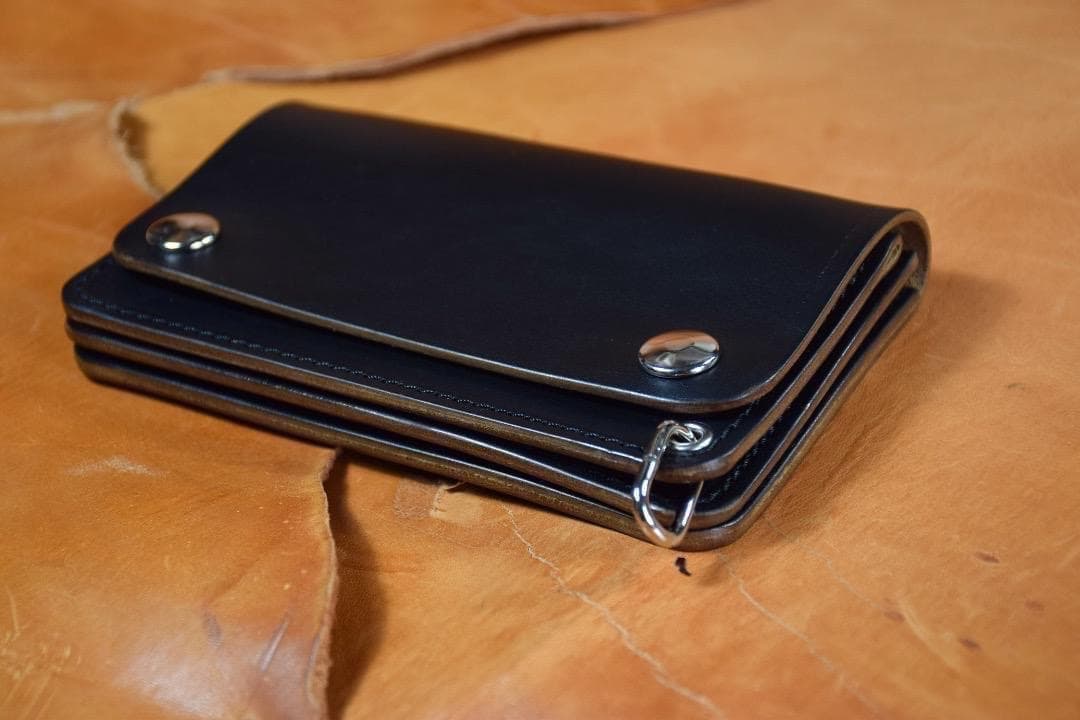 【MARYAM社 ホースバット】　トラッカーウォレット　ミドルサイズ　黒　茶芯