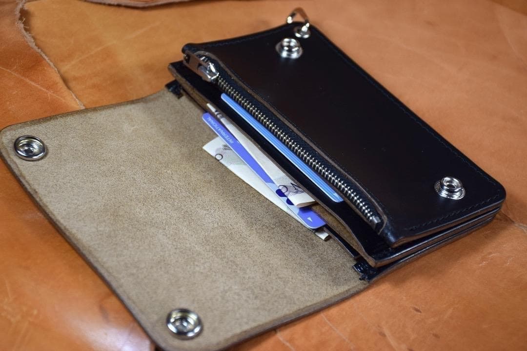 【MARYAM社 ホースバット】　トラッカーウォレット　ミドルサイズ　黒　茶芯