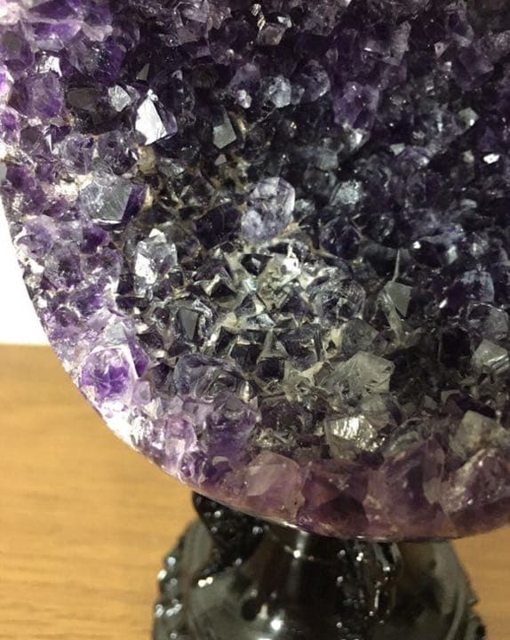 【極上】6Aウルグアイアメジストクラスター　口笑原石（幸運水晶）台座2つ付き