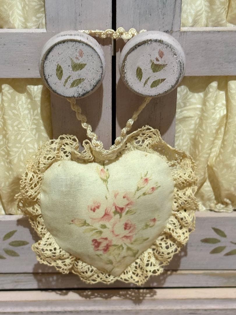 マニー ローズ 木製家具 扉付き棚 シェルフ☆