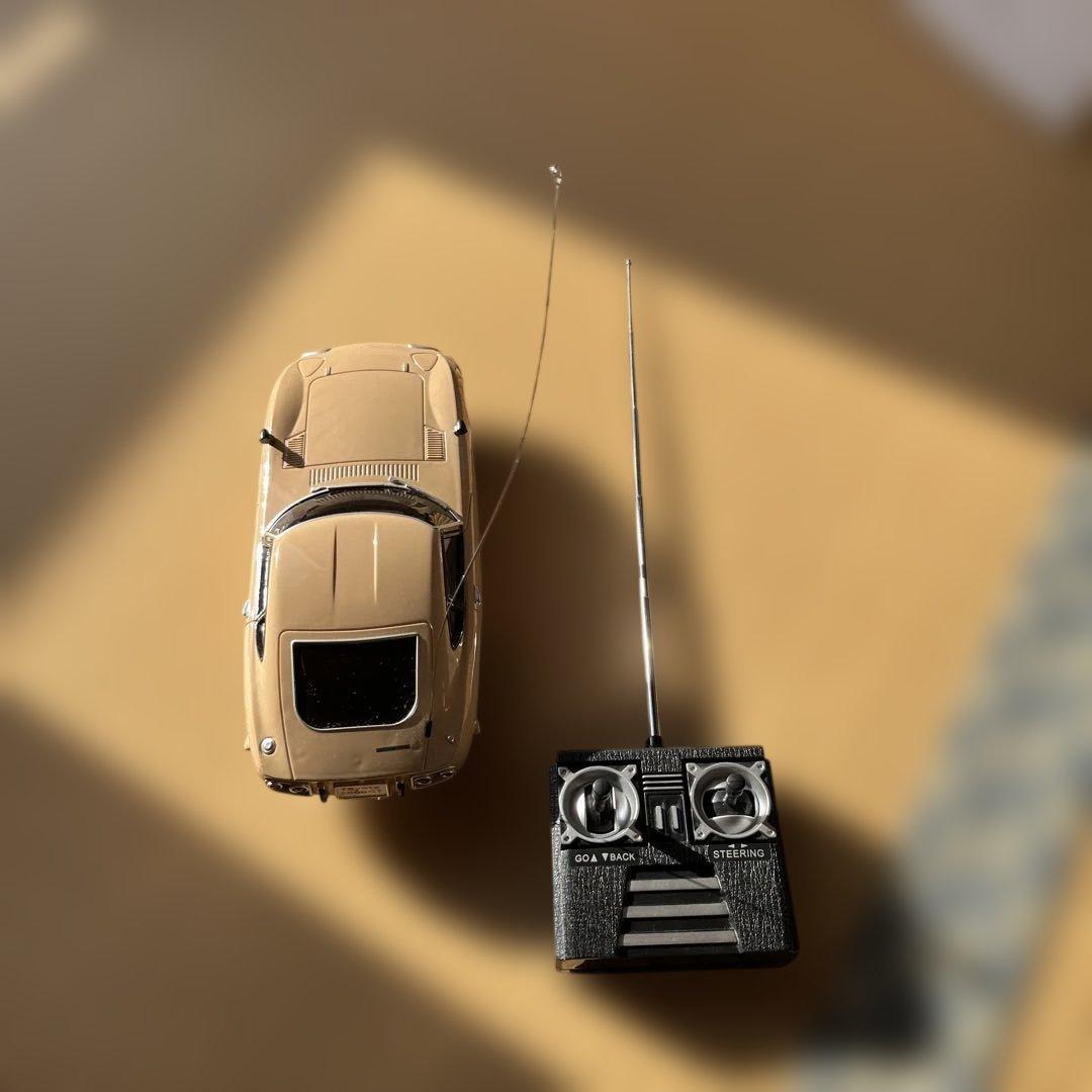 トヨタ 2000GT ラジコンカー　ライト付き