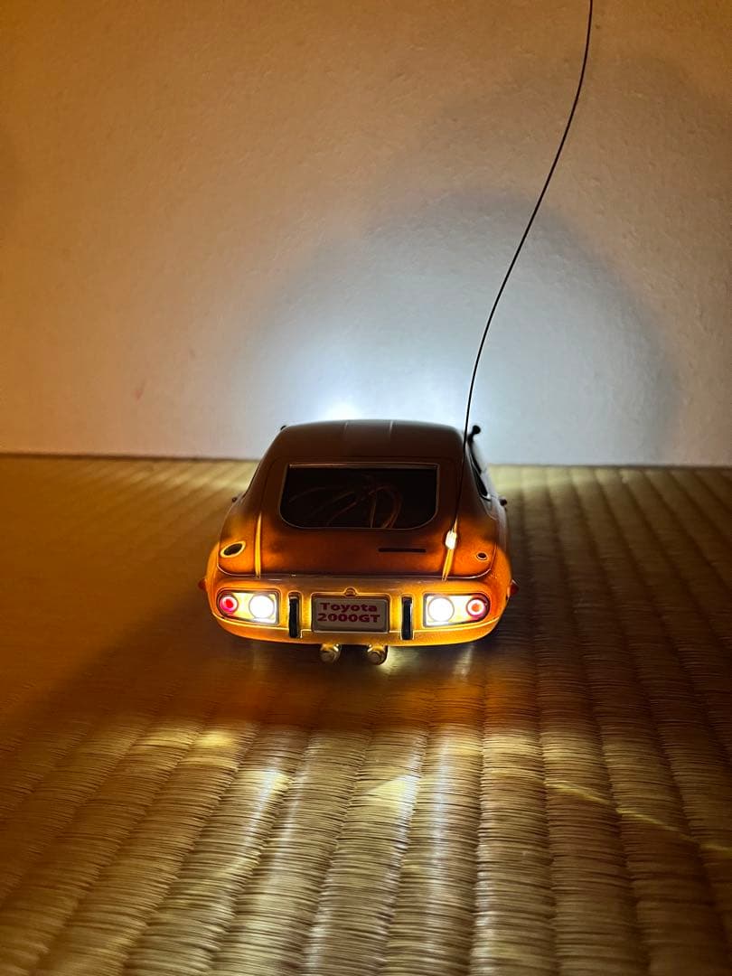 トヨタ 2000GT ラジコンカー　ライト付き