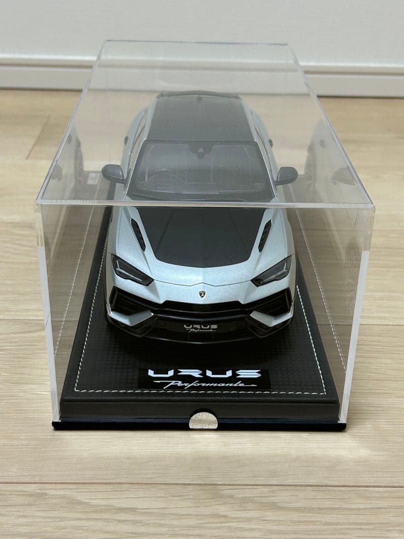 【大幅値下】Lamborghini Urus 1/18 スケールモデル 模型