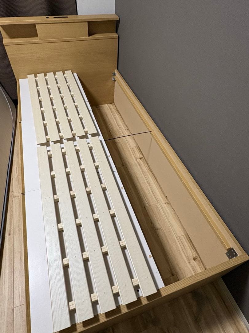 ニトリ すのこチェストベッドフレーム シングル 棚・コンセント・ライト付