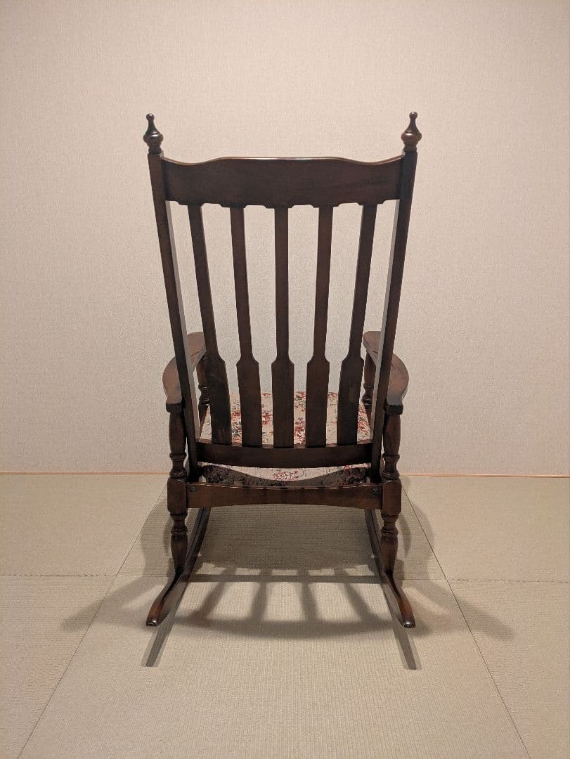 木製 ロッキングチェア アンティーク調 花柄クッション付き　ゆったりサイズ