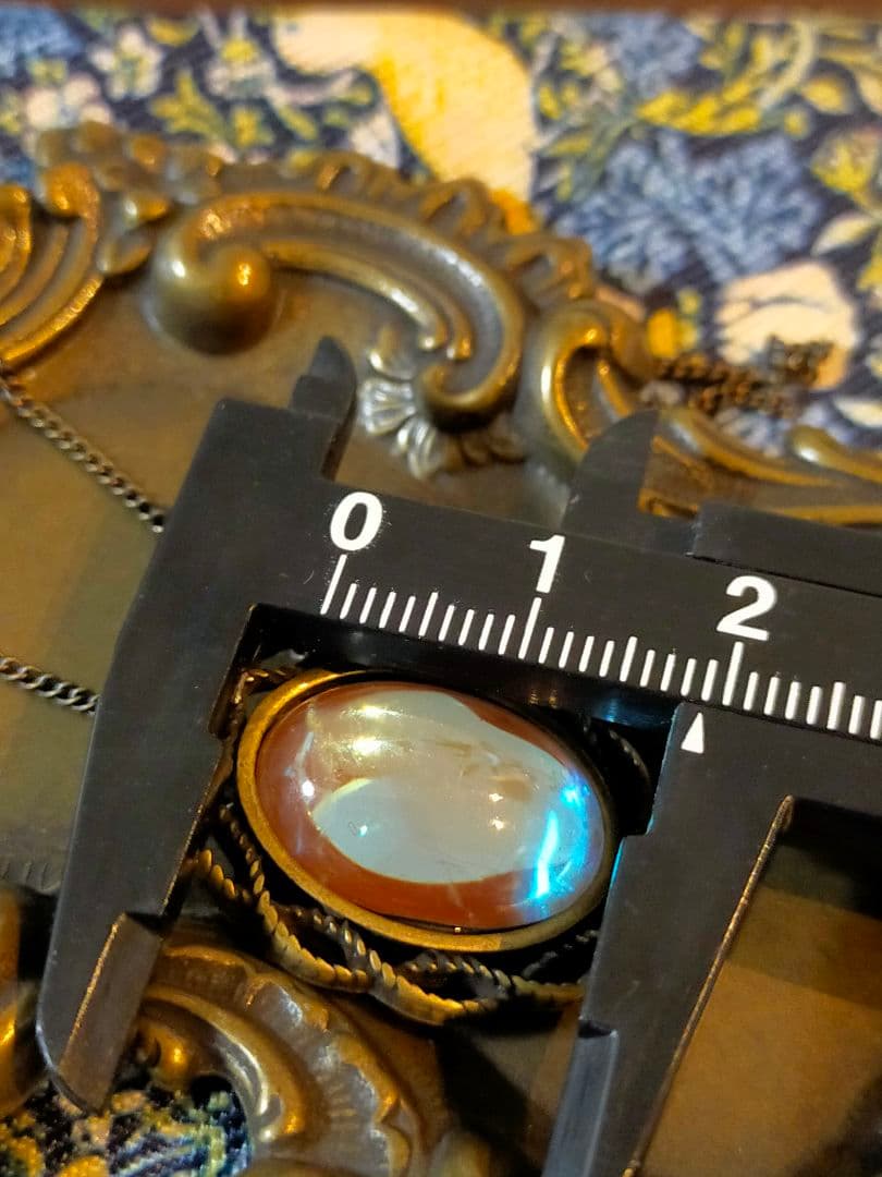 ヴィンテージサフィレット　アンティーク調ネックレス　オーバル