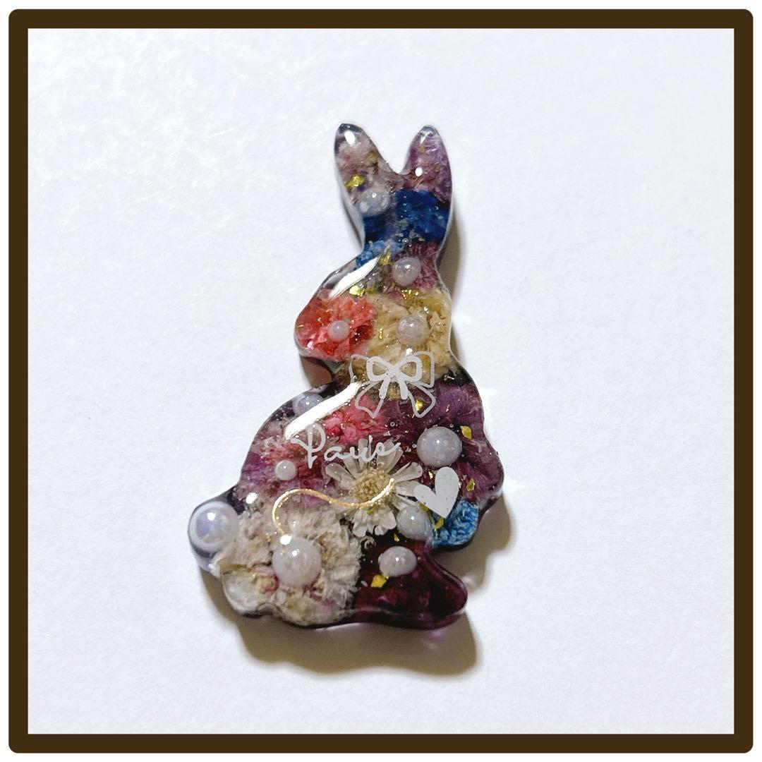 No 913 ❣️ 可愛い振り向きうさぎレジンヘアゴム ❣️ ♪(๑ᴖ◡ᴖ๑)♪