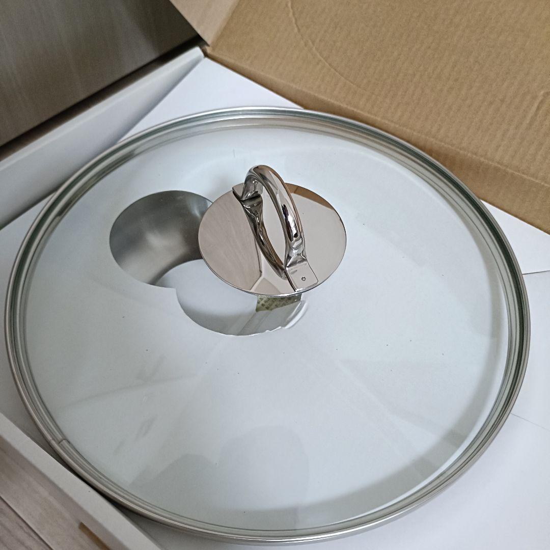 新品未使用 Tupperwareフライパンフタ付き(28センチ) タッパウェアー